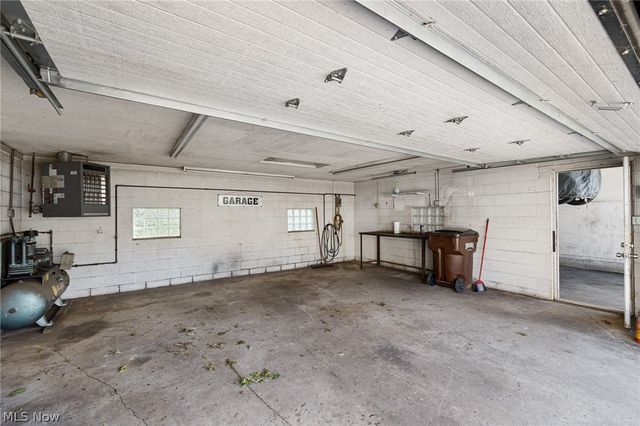 5203 Snow Road, Parma, OH 44134