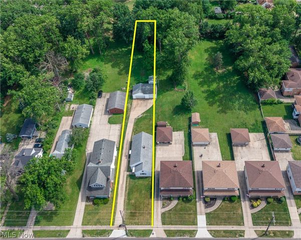 5203 Snow Road, Parma, OH 44134