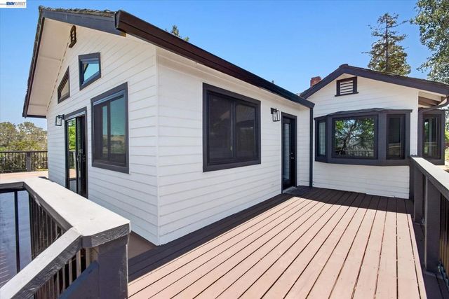 3280 Ohlone Way, Hayward, CA 94541