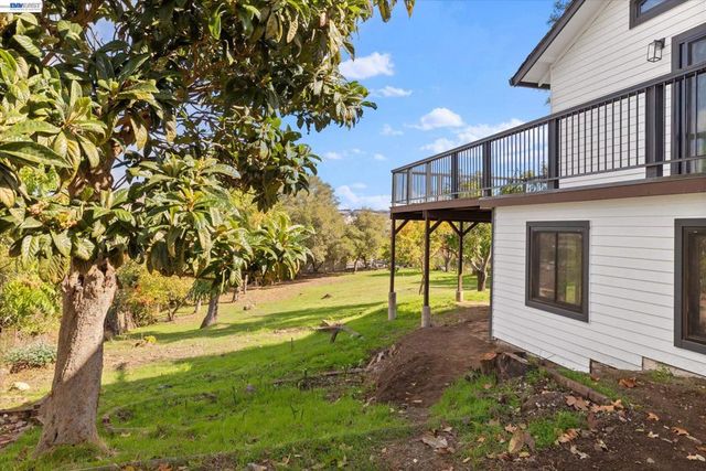 3280 Ohlone Way, Hayward, CA 94541