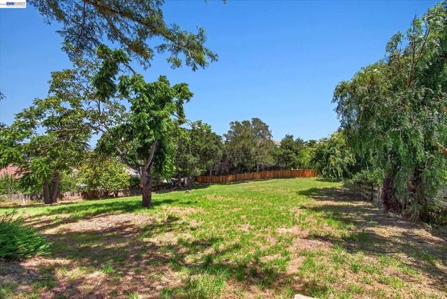 3280 Ohlone Way, Hayward, CA 94541