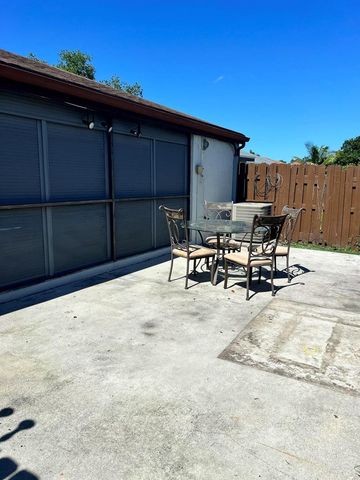 5672 Biscayne Drive S, Greenacres, FL 33463