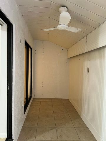 5672 Biscayne Drive S, Greenacres, FL 33463