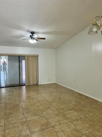 5672 Biscayne Drive S, Greenacres, FL 33463
