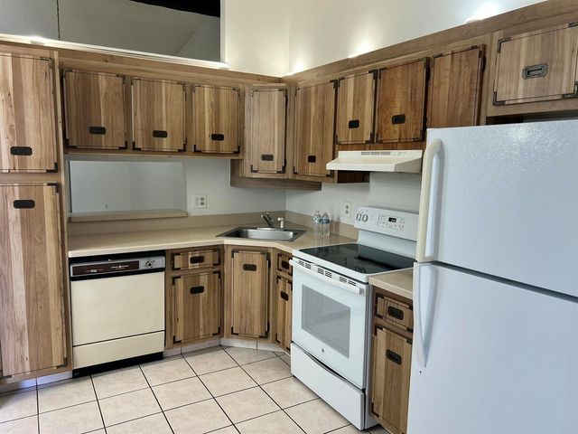 5672 Biscayne Drive S, Greenacres, FL 33463