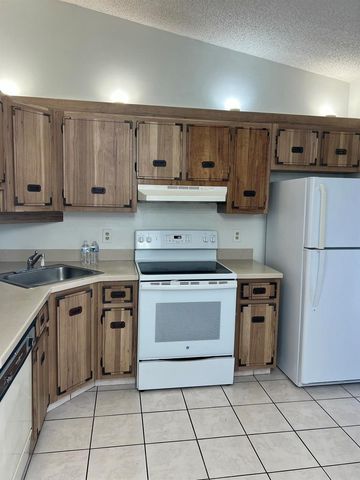 5672 Biscayne Drive S, Greenacres, FL 33463