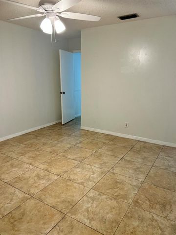 5672 Biscayne Drive S, Greenacres, FL 33463