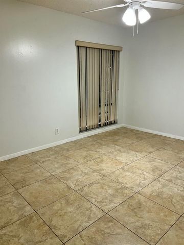 5672 Biscayne Drive S, Greenacres, FL 33463
