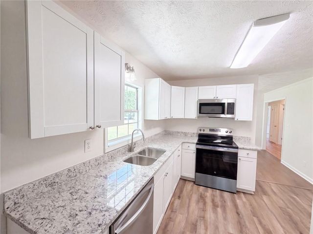 467 Oak Way, Lawrenceville, GA 30046