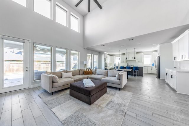 5722 Logan Ridge Lane, Fulshear, TX 77441