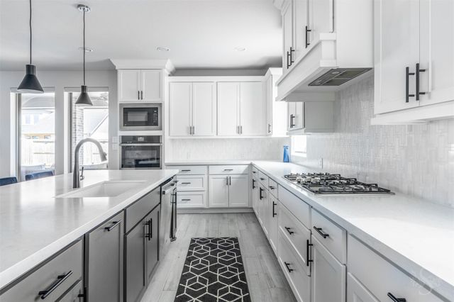 5722 Logan Ridge Lane, Fulshear, TX 77441