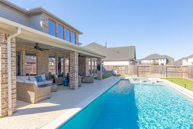 5722 Logan Ridge Lane, Fulshear, TX 77441