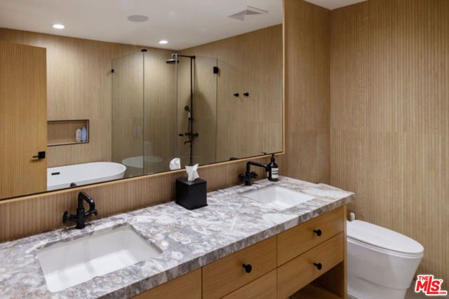 1033 Carol Drive 305, West Hollywood, CA 90069