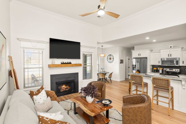 221 Waldron View Dr, Murfreesboro, TN 37130