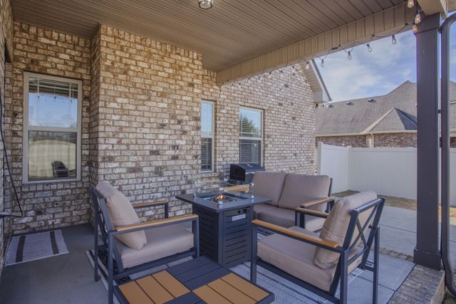 221 Waldron View Dr, Murfreesboro, TN 37130