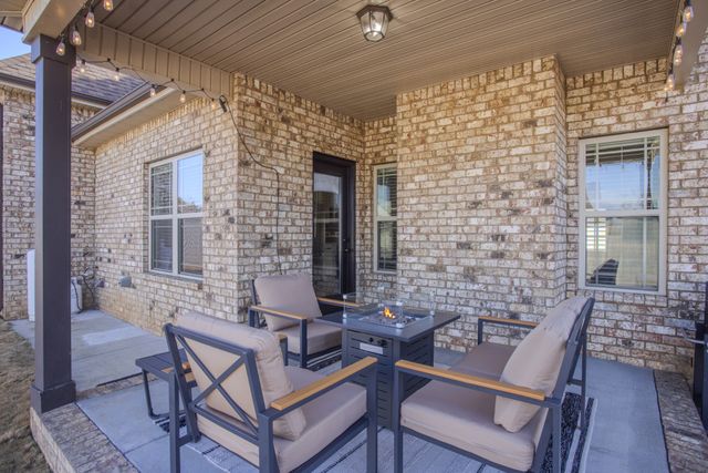 221 Waldron View Dr, Murfreesboro, TN 37130