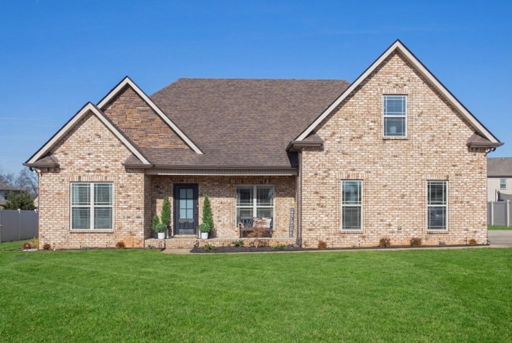 221 Waldron View Dr, Murfreesboro, TN 37130