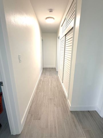 16 Ridgewood Circle, Tequesta, FL 33469