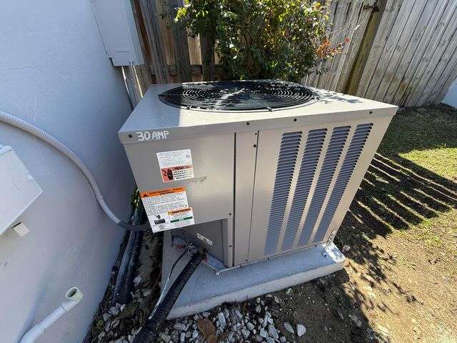 16 Ridgewood Circle, Tequesta, FL 33469