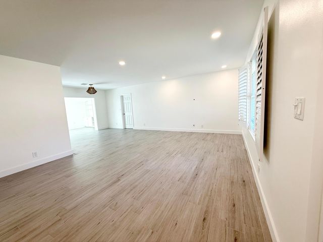 16 Ridgewood Circle, Tequesta, FL 33469