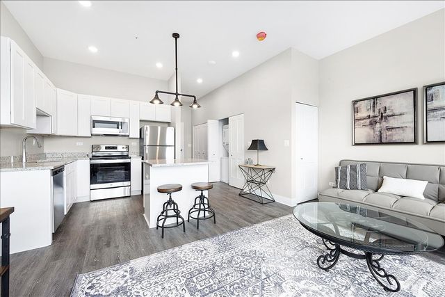 1101 Ritter Street 304, North Aurora, IL 60542