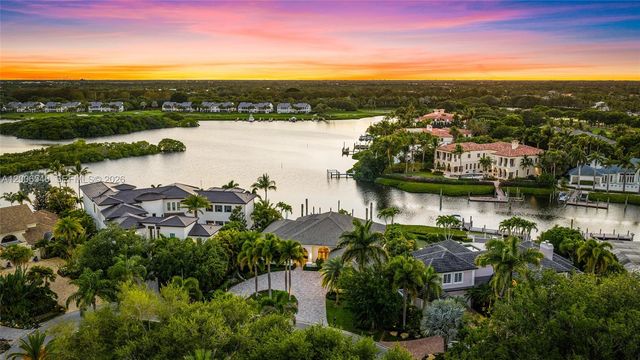 121 Commodore Dr, Jupiter, FL 33477