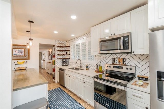 989 3rd, Norco, CA 92860