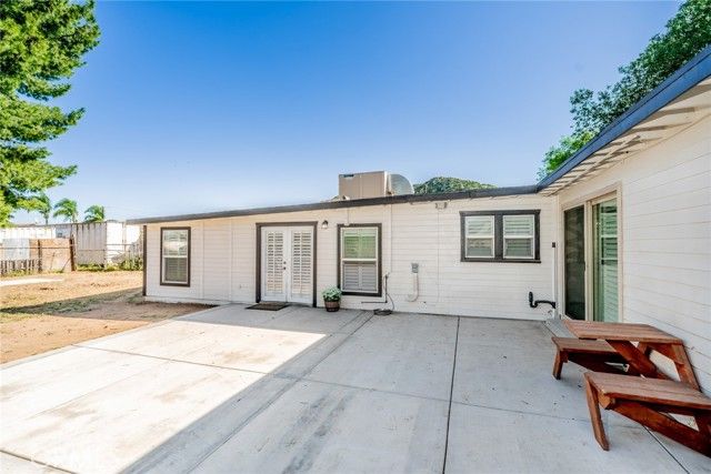 989 3rd, Norco, CA 92860