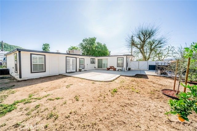 989 3rd, Norco, CA 92860