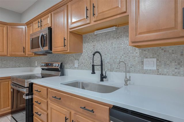3224 Windchase Boulevard 495, Houston, TX 77082