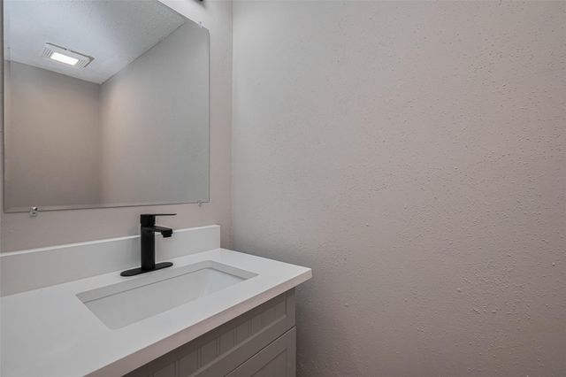 3224 Windchase Boulevard 495, Houston, TX 77082