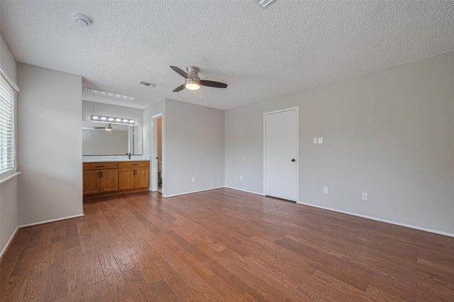 3224 Windchase Boulevard 495, Houston, TX 77082