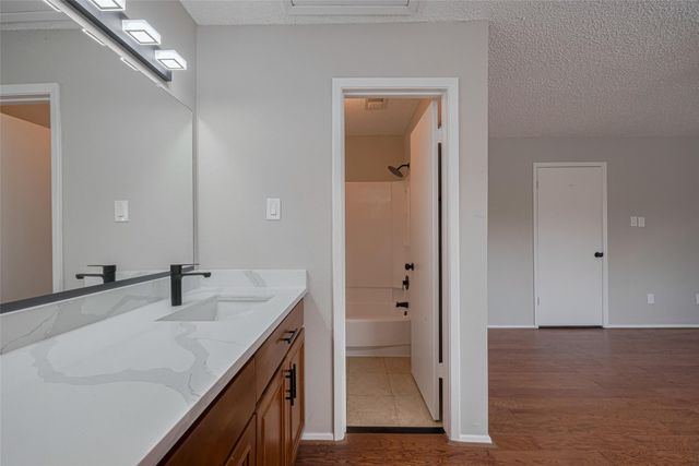 3224 Windchase Boulevard 495, Houston, TX 77082