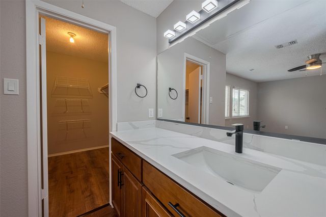 3224 Windchase Boulevard 495, Houston, TX 77082