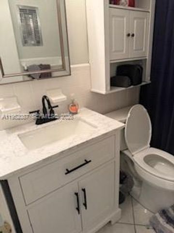 900 SW 11th Ave 4C, Hallandale Beach, FL 33009