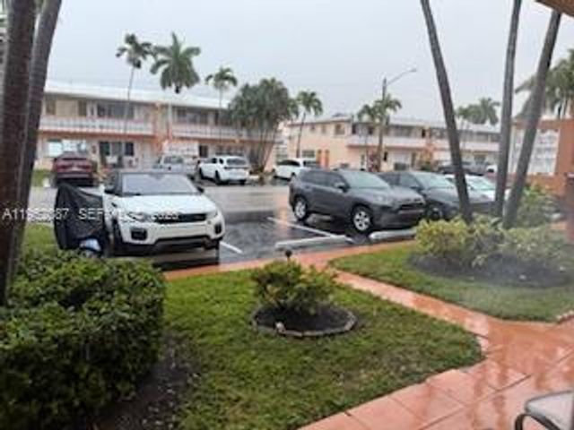 900 SW 11th Ave 4C, Hallandale Beach, FL 33009