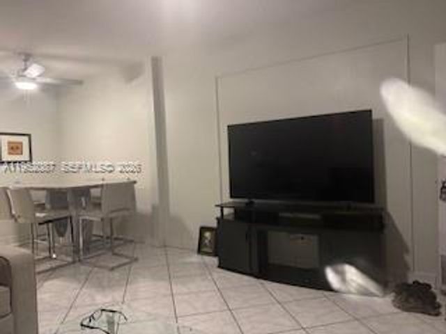 900 SW 11th Ave 4C, Hallandale Beach, FL 33009