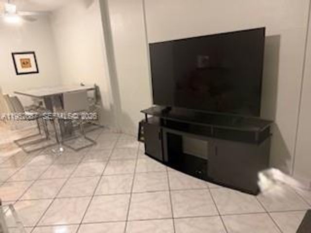 900 SW 11th Ave 4C, Hallandale Beach, FL 33009