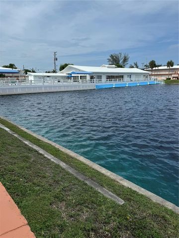 900 SW 11th Ave 4C, Hallandale Beach, FL 33009