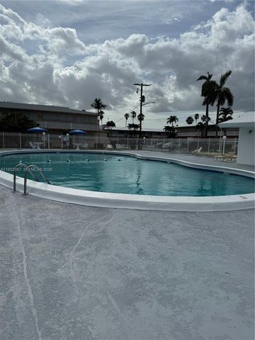 900 SW 11th Ave 4C, Hallandale Beach, FL 33009