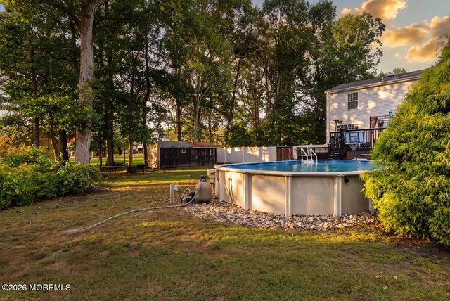 1 Mirta Court, Jackson, NJ 08527