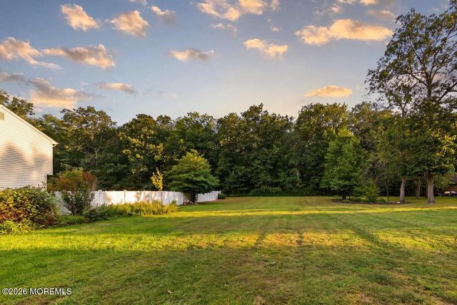 1 Mirta Court, Jackson, NJ 08527