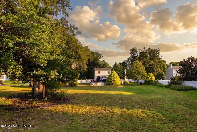1 Mirta Court, Jackson, NJ 08527