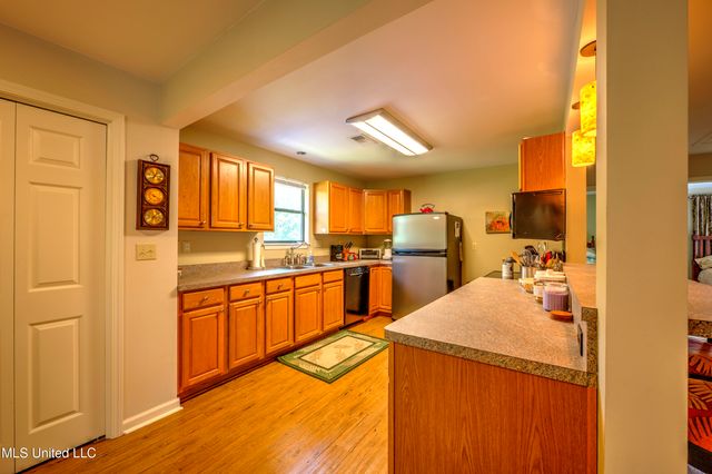 39 Harrison Road, Bay Saint Louis, MS 39520
