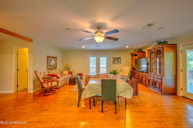 39 Harrison Road, Bay Saint Louis, MS 39520