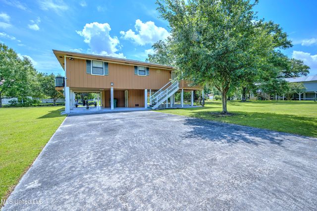 39 Harrison Road, Bay Saint Louis, MS 39520