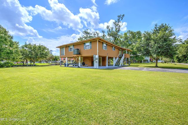 39 Harrison Road, Bay Saint Louis, MS 39520