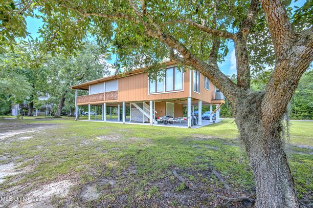 39 Harrison Road, Bay Saint Louis, MS 39520