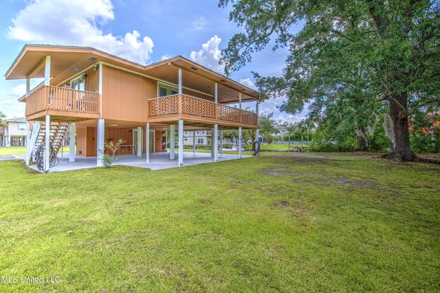 39 Harrison Road, Bay Saint Louis, MS 39520