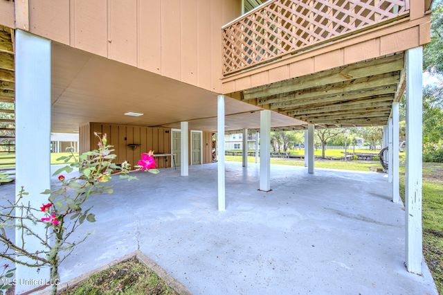 39 Harrison Road, Bay Saint Louis, MS 39520